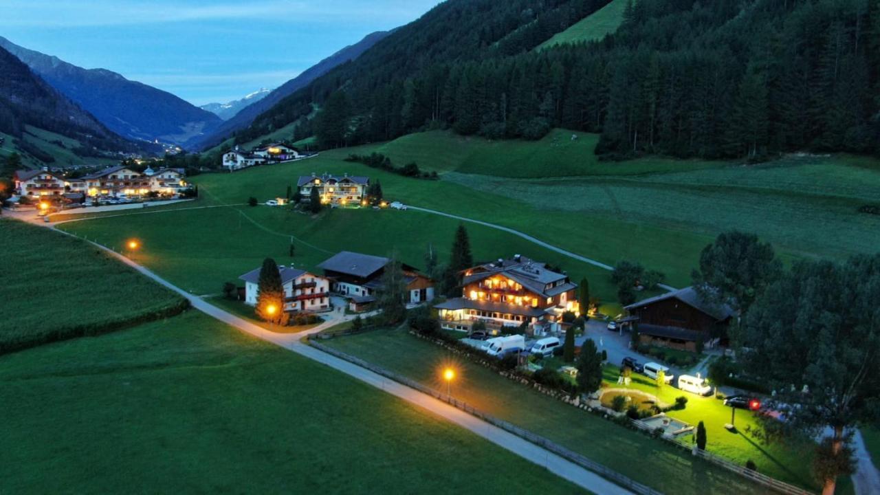 Hotel Oberjahrl à Ahrntal Extérieur photo