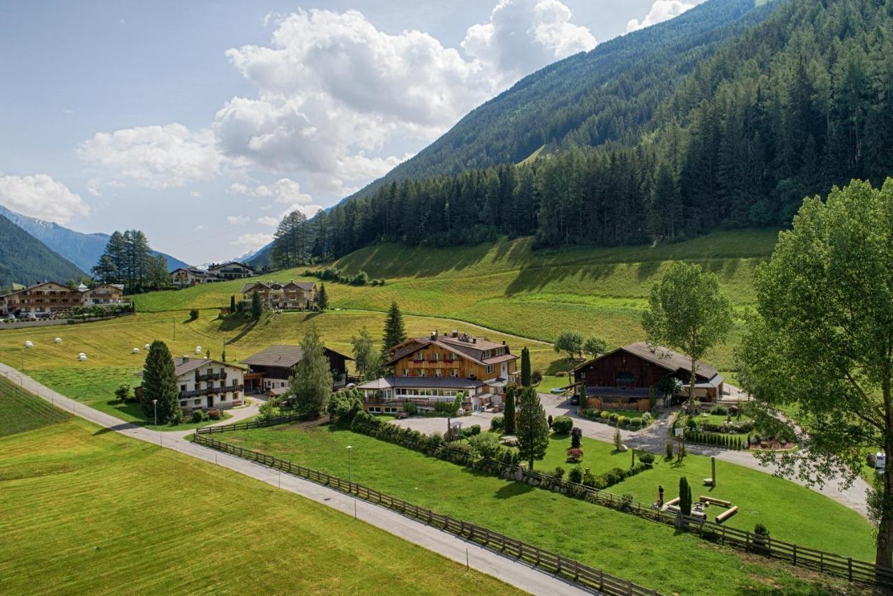 Hotel Oberjahrl à Ahrntal Extérieur photo
